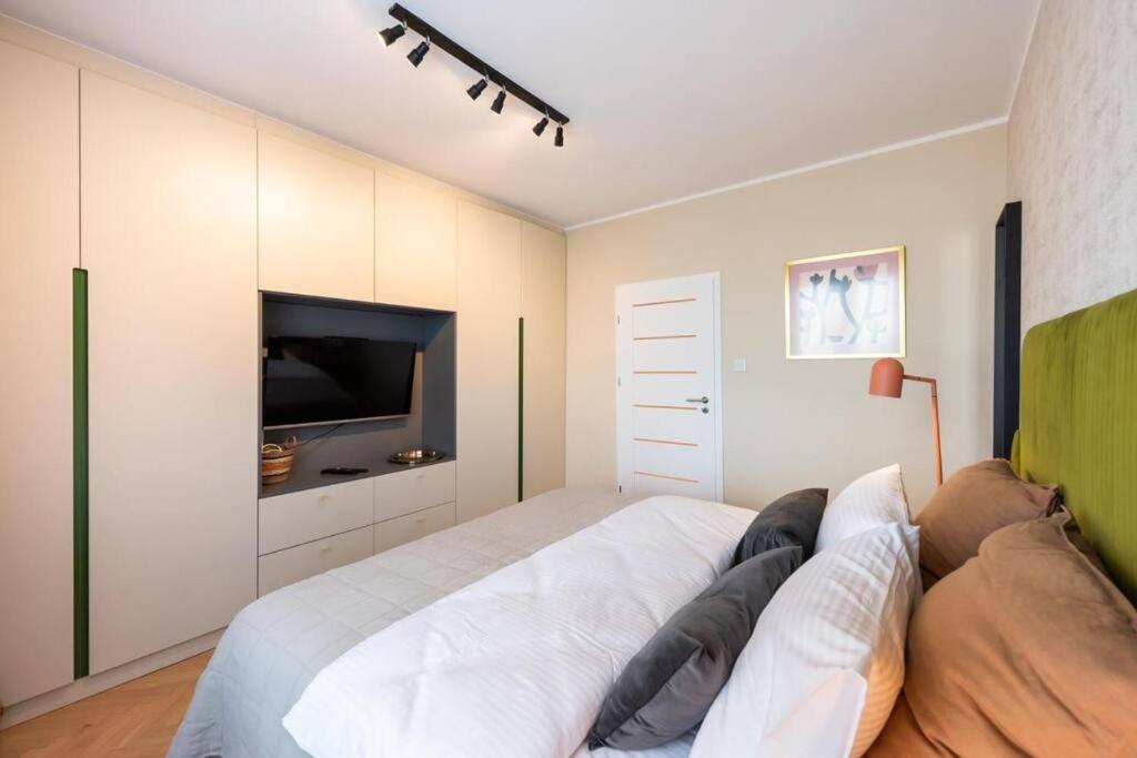 Eclectic City Apartment Near Old Town Warsaw Exterior photo